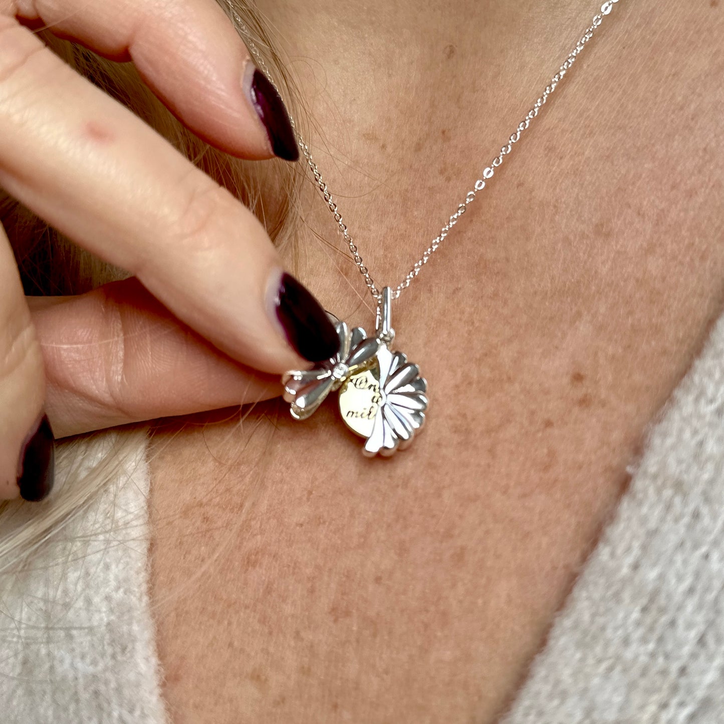 One in Million Daisy Necklace